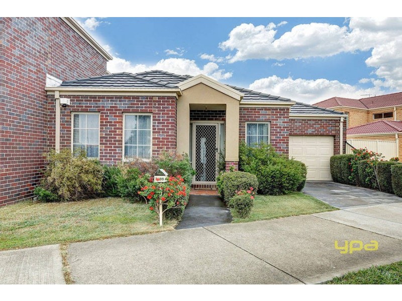 3/99 Thames Boulevard, Werribee VIC 3030