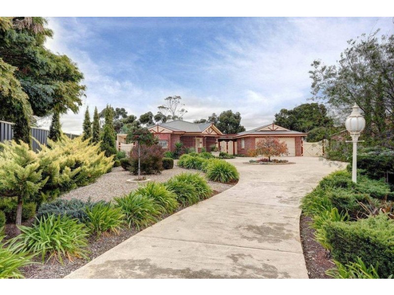 8 Pinnacle Place, Hoppers Crossing VIC 3029