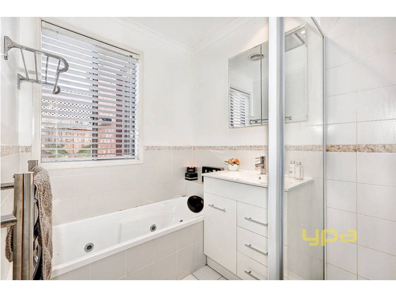 16 Alexandria Way, Werribee VIC 3030