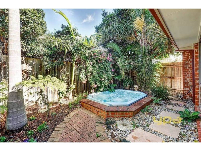 16 Alexandria Way, Werribee VIC 3030