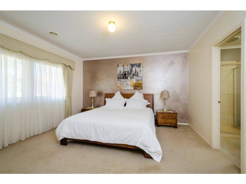 15 McPherson Place, Werribee VIC 3030