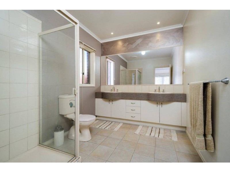 15 McPherson Place, Werribee VIC 3030