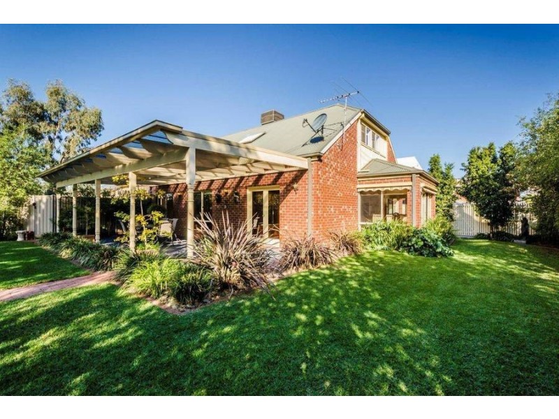 15 McPherson Place, Werribee VIC 3030