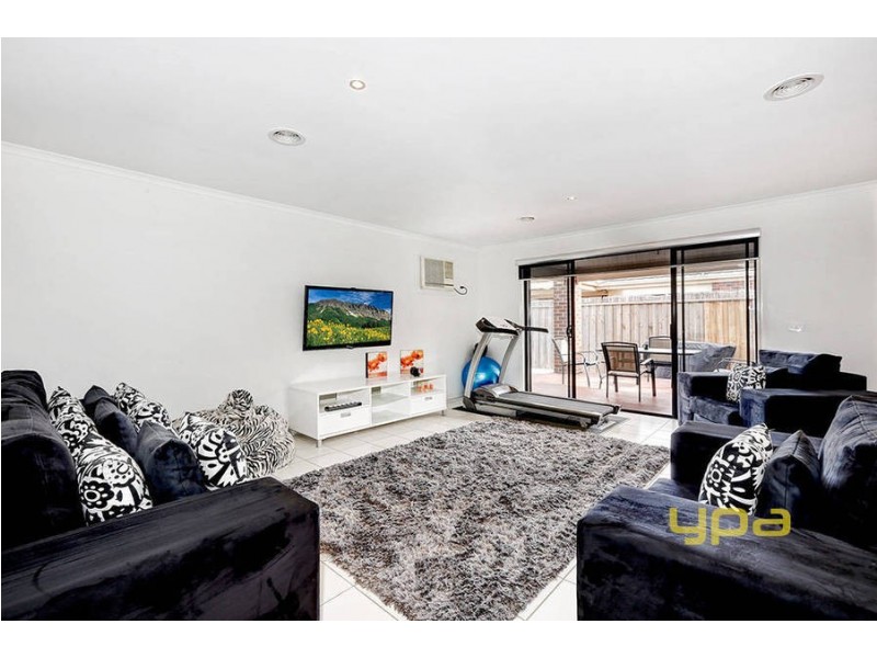 24 Alexandria Way, Werribee VIC 3030