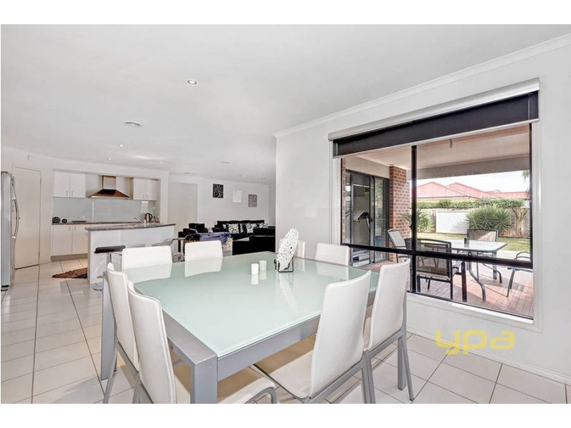 24 Alexandria Way, Werribee VIC 3030