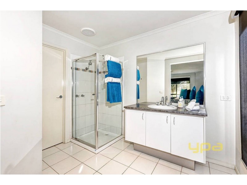 24 Alexandria Way, Werribee VIC 3030