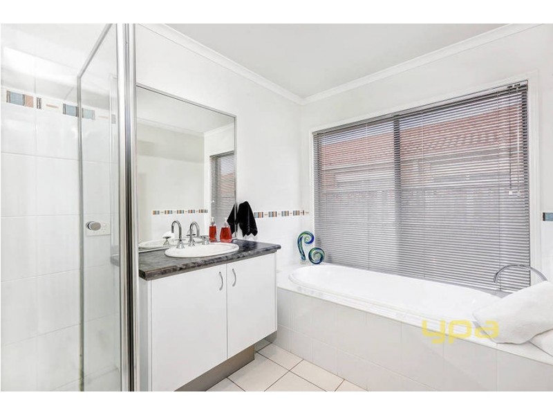 24 Alexandria Way, Werribee VIC 3030