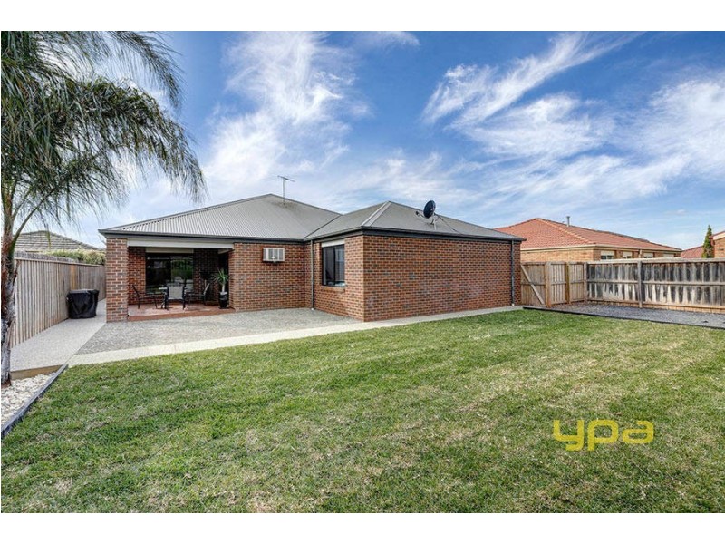 24 Alexandria Way, Werribee VIC 3030