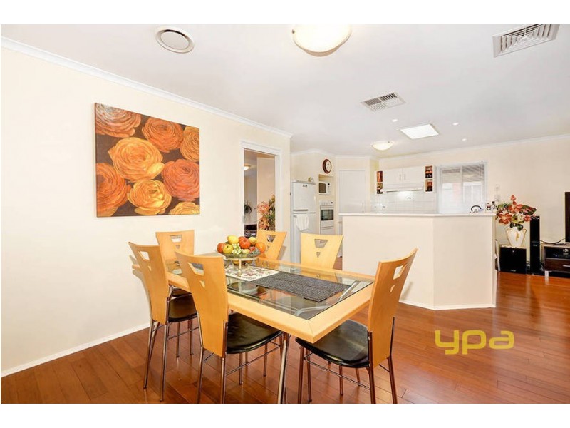 13 Racecourse Road, Werribee VIC 3030