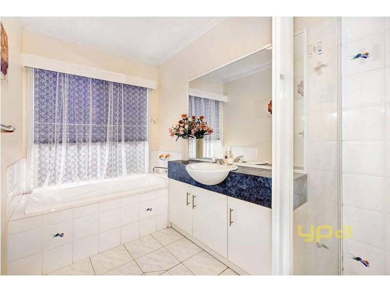 13 Racecourse Road, Werribee VIC 3030