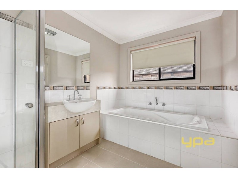 62 Lady Penrhyn Drive, Wyndham Vale VIC 3024