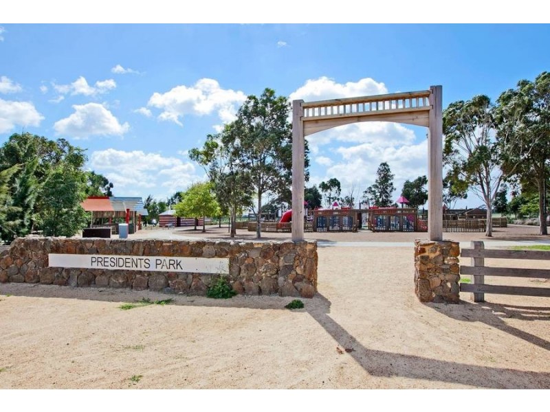 62 Lady Penrhyn Drive, Wyndham Vale VIC 3024