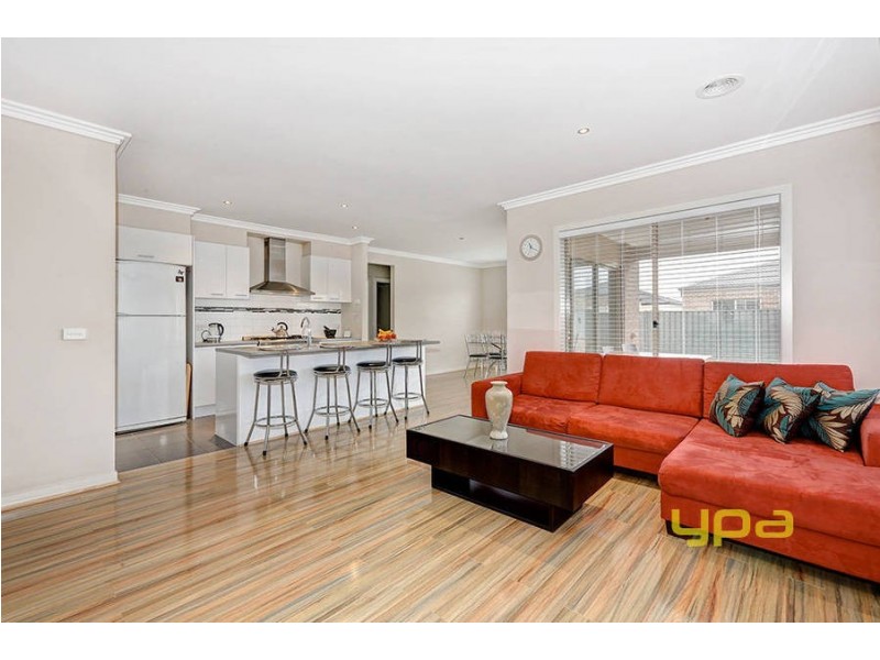 33 Clearwater Rise Parade, Truganina VIC 3029