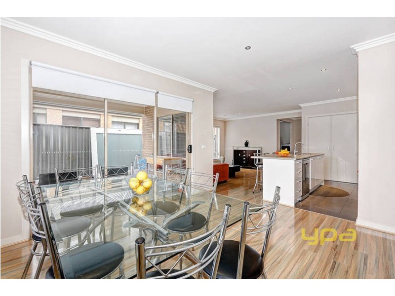 33 Clearwater Rise Parade, Truganina VIC 3029