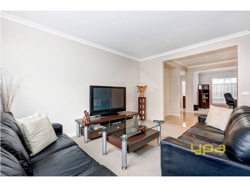 33 Clearwater Rise Parade, Truganina VIC 3029