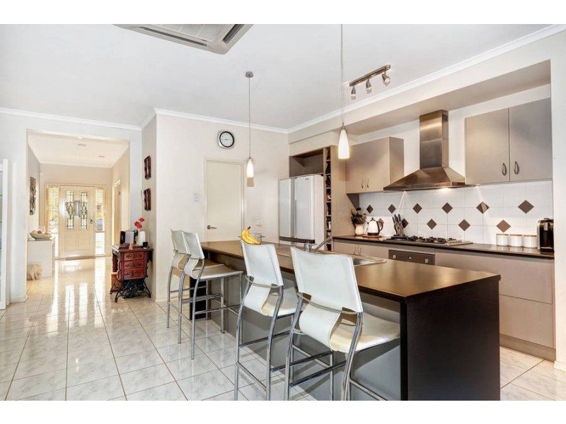 9 Glenmaggie Place, Wyndham Vale VIC 3024