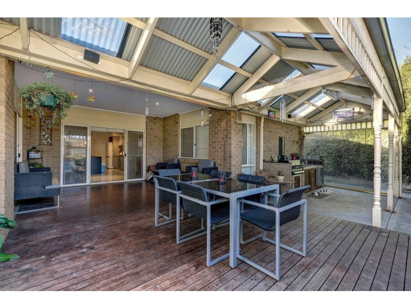 9 Glenmaggie Place, Wyndham Vale VIC 3024