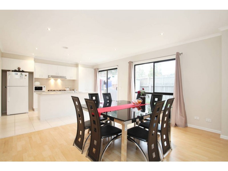 2/33 Dowling Avenue, Hoppers Crossing VIC 3029