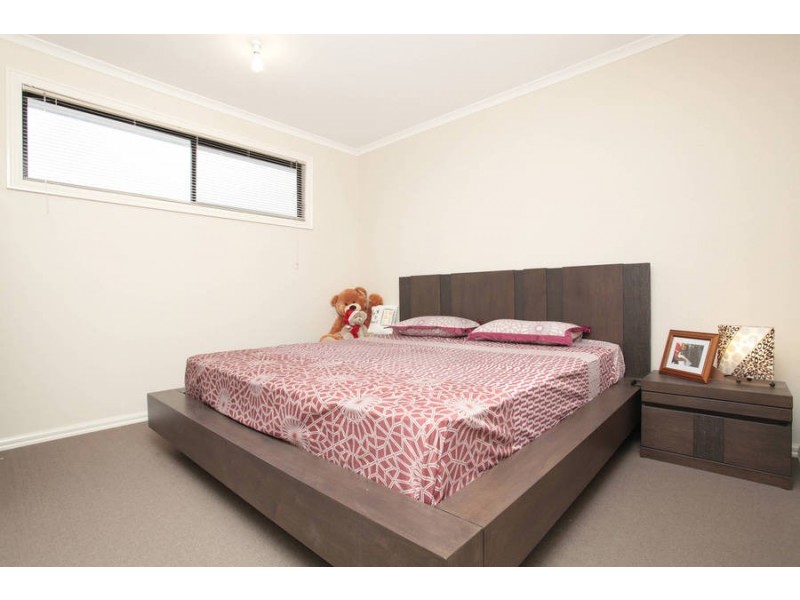 2/33 Dowling Avenue, Hoppers Crossing VIC 3029