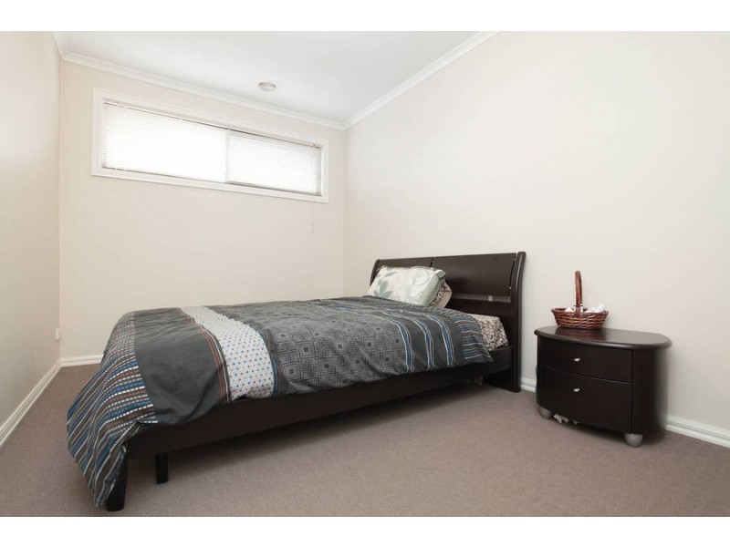 2/33 Dowling Avenue, Hoppers Crossing VIC 3029