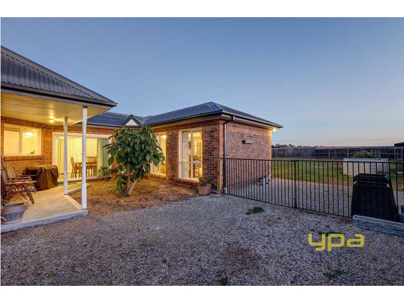 126 Westleigh Drive, Werribee VIC 3030