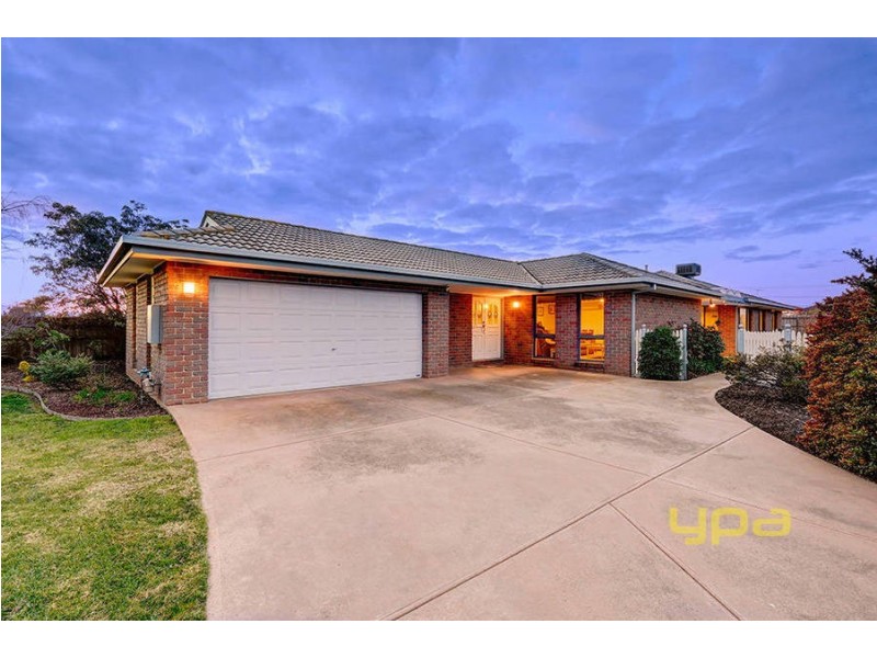 16 Butmar Close, Werribee VIC 3030