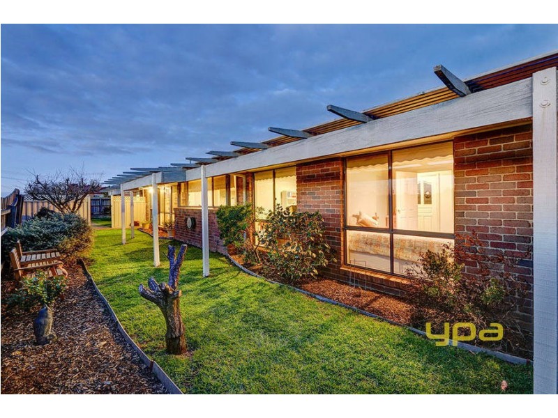 16 Butmar Close, Werribee VIC 3030
