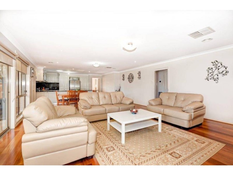 27 Ribbon Gum Drive, Tarneit VIC 3029