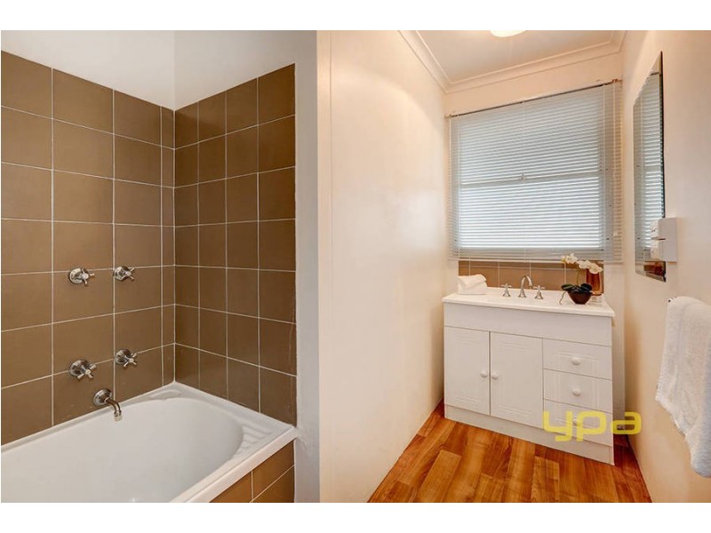 1 Gossamer Street, Werribee VIC 3030