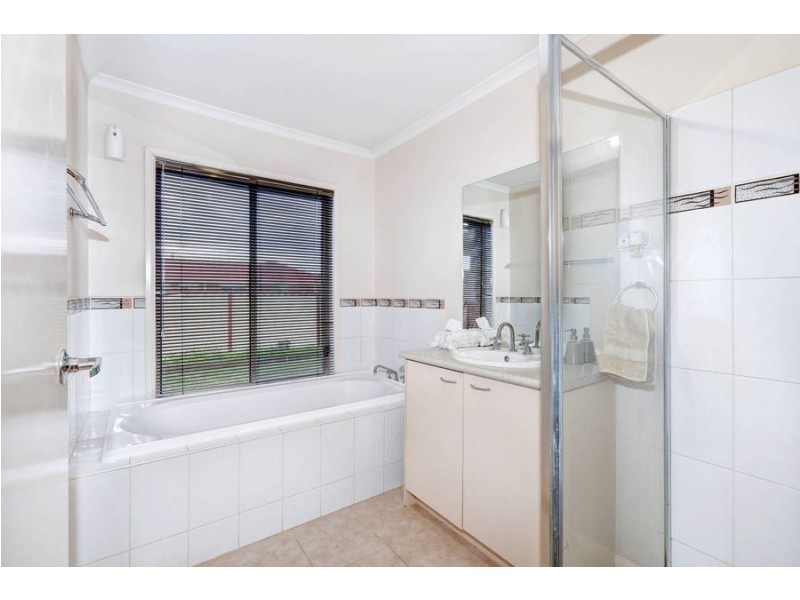 2 Batavia Way, Wyndham Vale VIC 3024