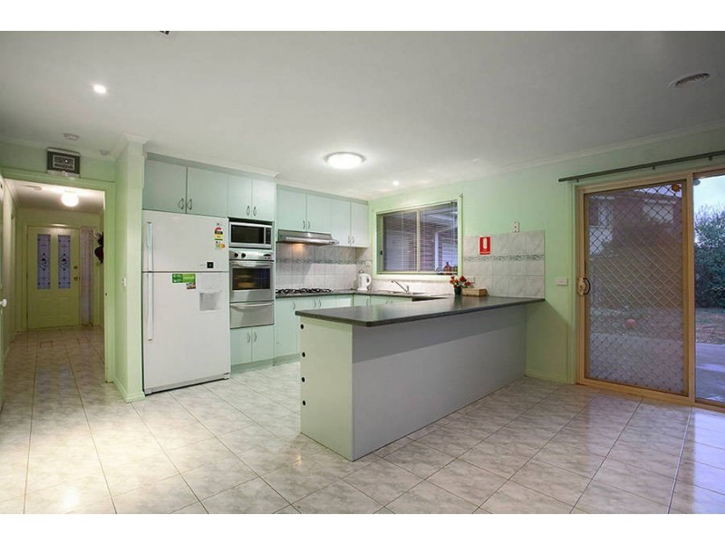 43 Grant Avenue, Werribee VIC 3030