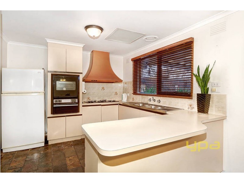 13 Rowes Road, Werribee VIC 3030