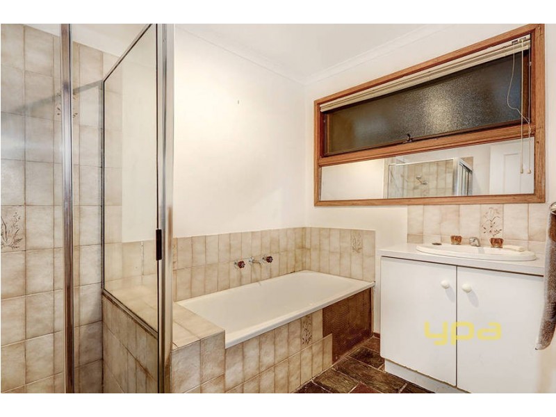 13 Rowes Road, Werribee VIC 3030