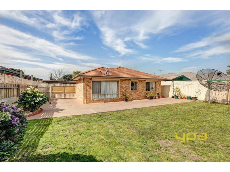 8 Tigris Close, Werribee VIC 3030