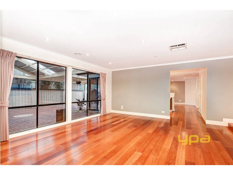 23 Brentwood Drive, Werribee VIC 3030