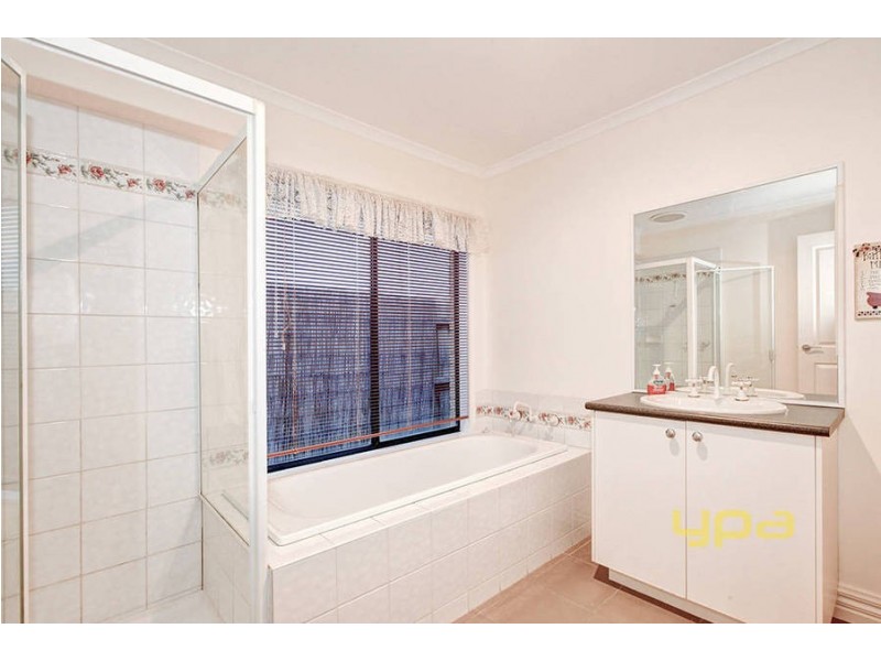 23 Brentwood Drive, Werribee VIC 3030