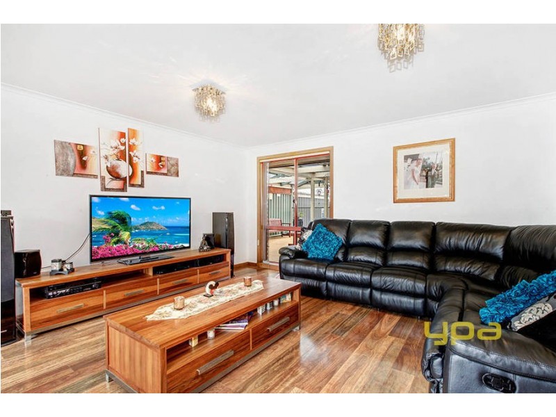 36 Maple Crescent, Hoppers Crossing VIC 3029