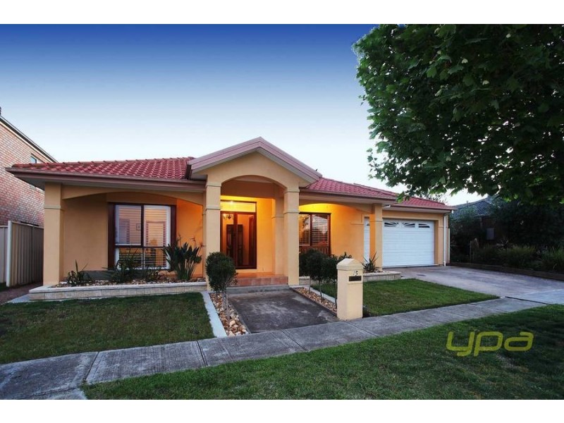 15 Brentwood Drive, Werribee VIC 3030