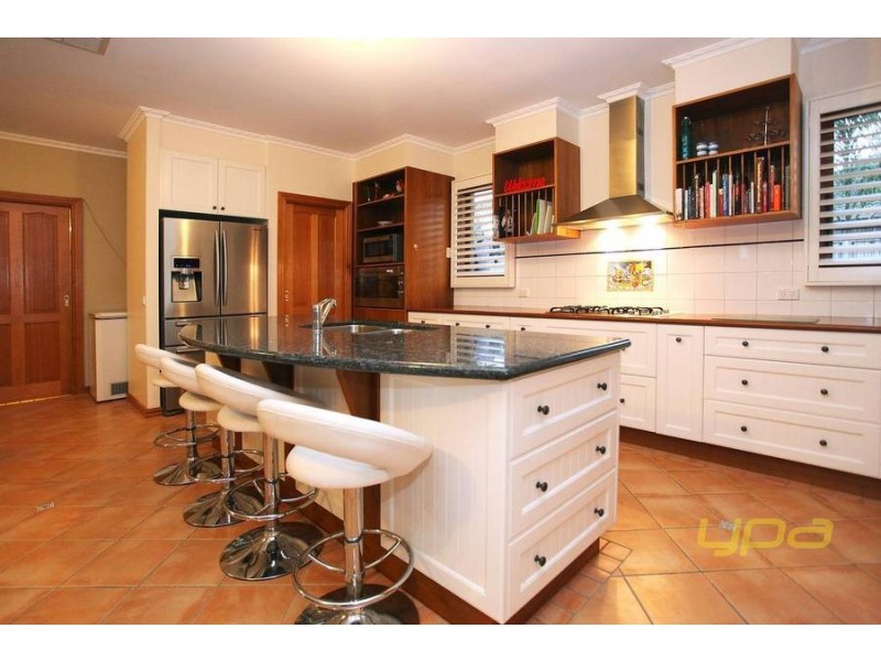 15 Brentwood Drive, Werribee VIC 3030