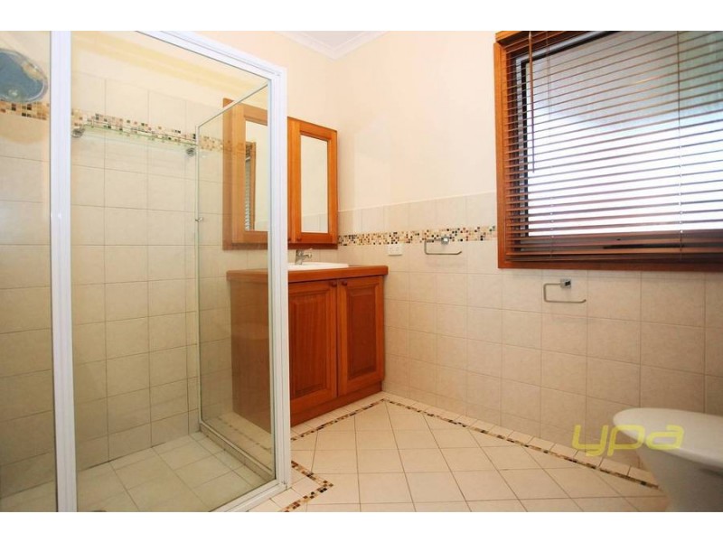 15 Brentwood Drive, Werribee VIC 3030