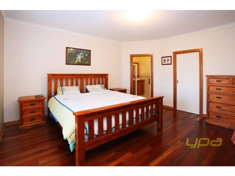 15 Brentwood Drive, Werribee VIC 3030