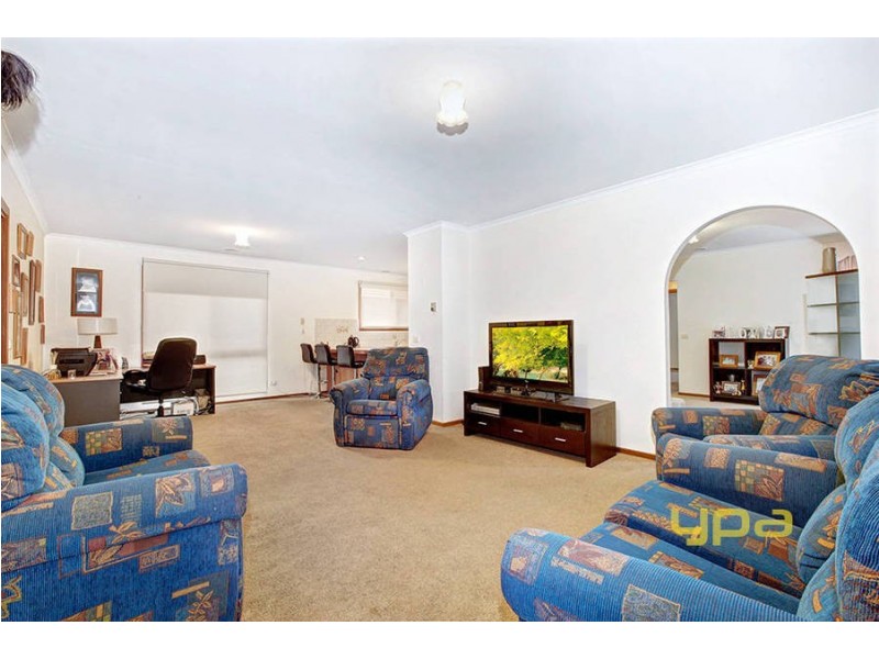 17 Lamb Grove, Hoppers Crossing VIC 3029