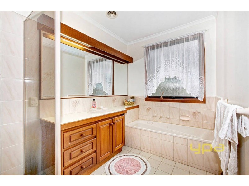 17 Lamb Grove, Hoppers Crossing VIC 3029