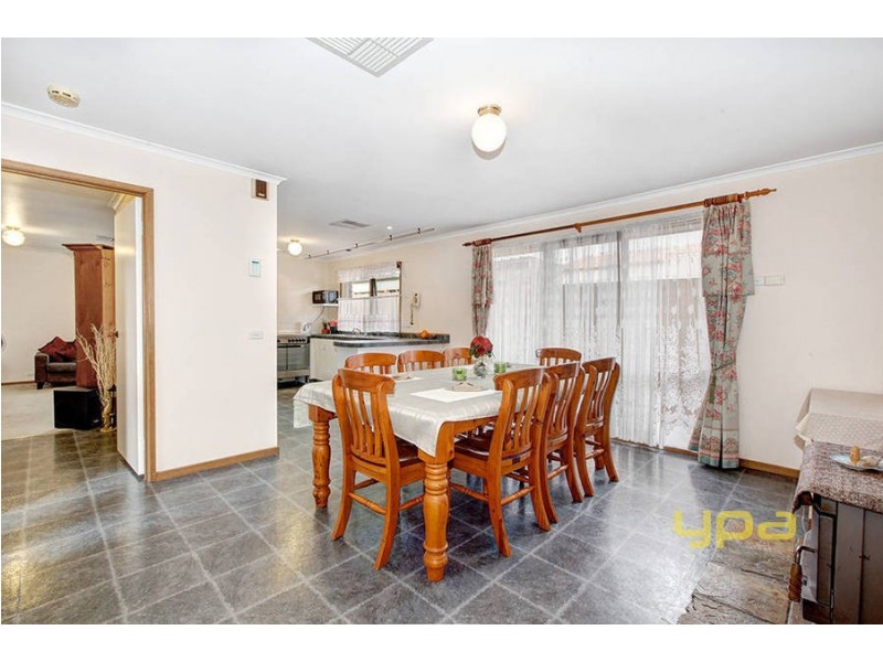 2 Hopkins Court, Werribee VIC 3030