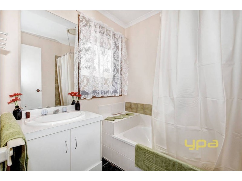 2 Hopkins Court, Werribee VIC 3030