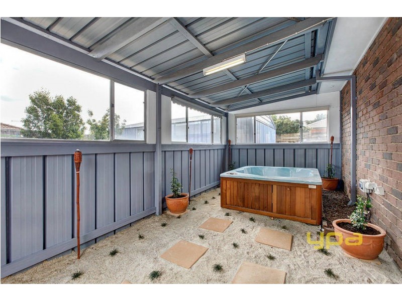 2 Hopkins Court, Werribee VIC 3030