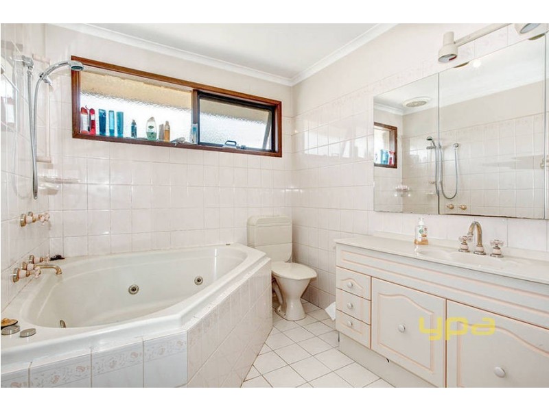 5 Squatter Court, Werribee VIC 3030