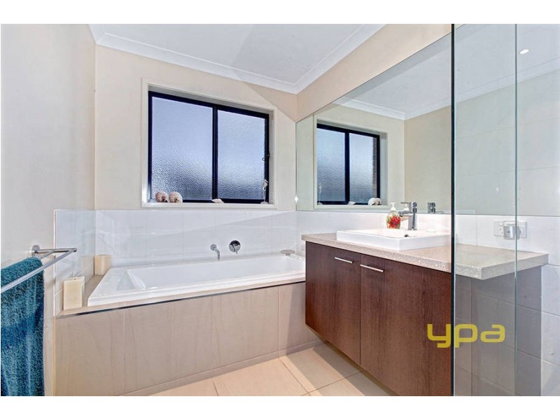 16 Bindarri Road, Wyndham Vale VIC 3024