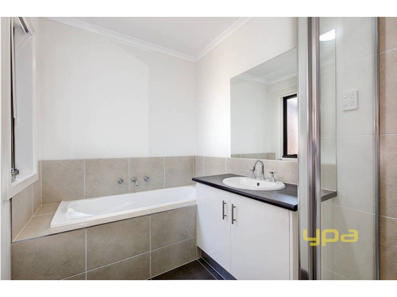 2/5 Mark Drive, Tarneit VIC 3029