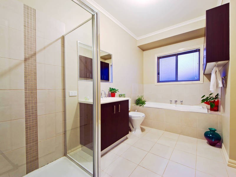 1/2 Jordyn Street, Tarneit VIC 3029